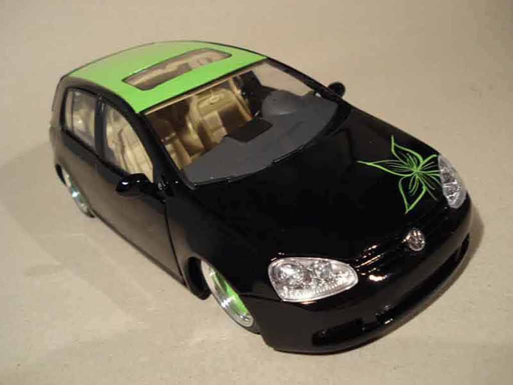 Volkswagen Golf V GTI 1/18 Burago V GTI german look flower modelauto