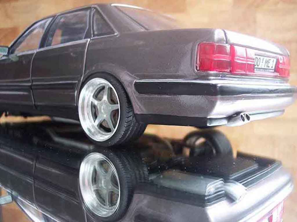 Audi V8 berline Quattro street version 1/18 Minichamps