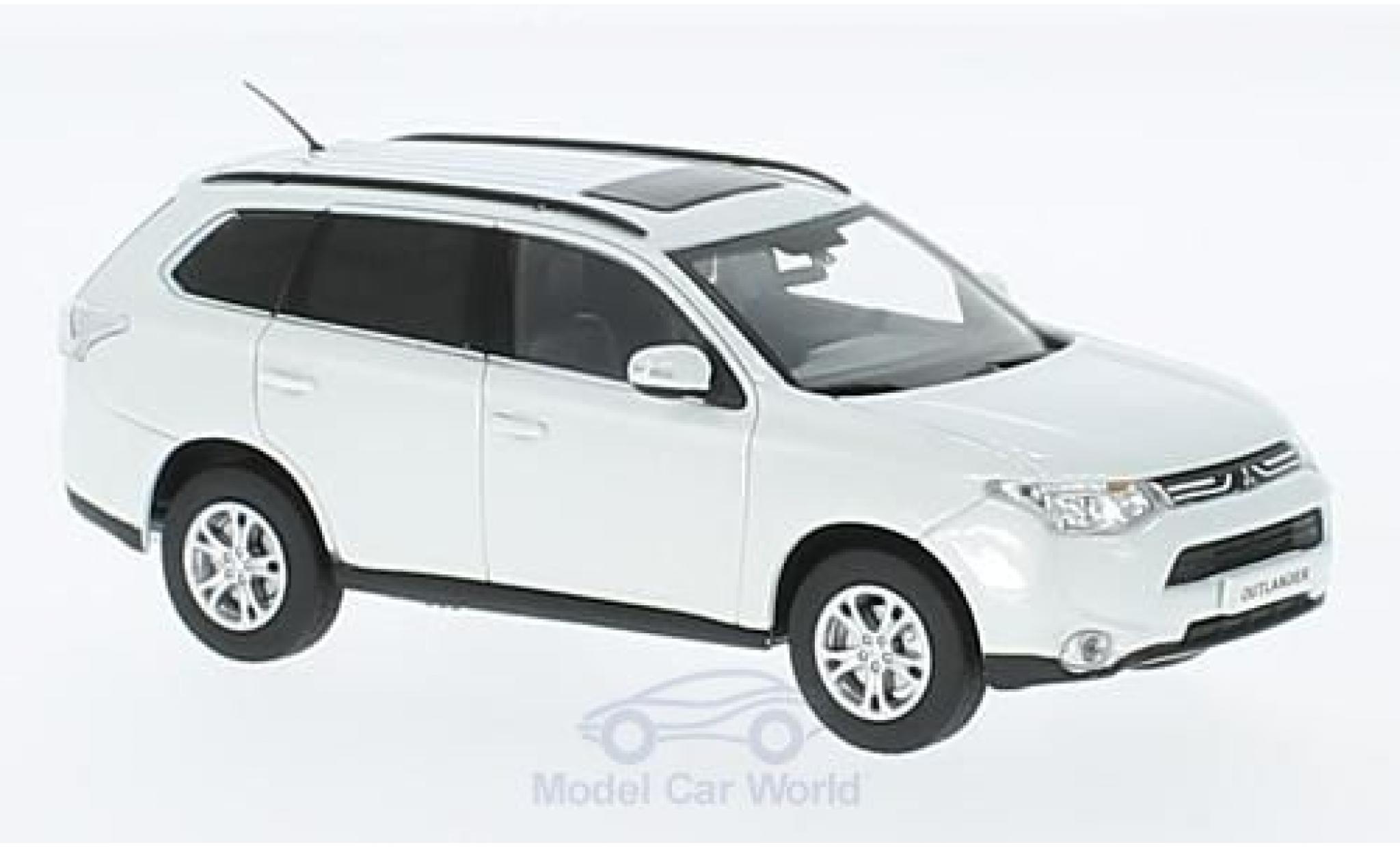 Mitsubishi Outlander 1/43 Vitesse metallic wit modelauto