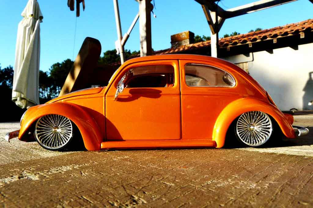 Volkswagen Kafer Base 1955 cox low ride oranje 1/18 Burago