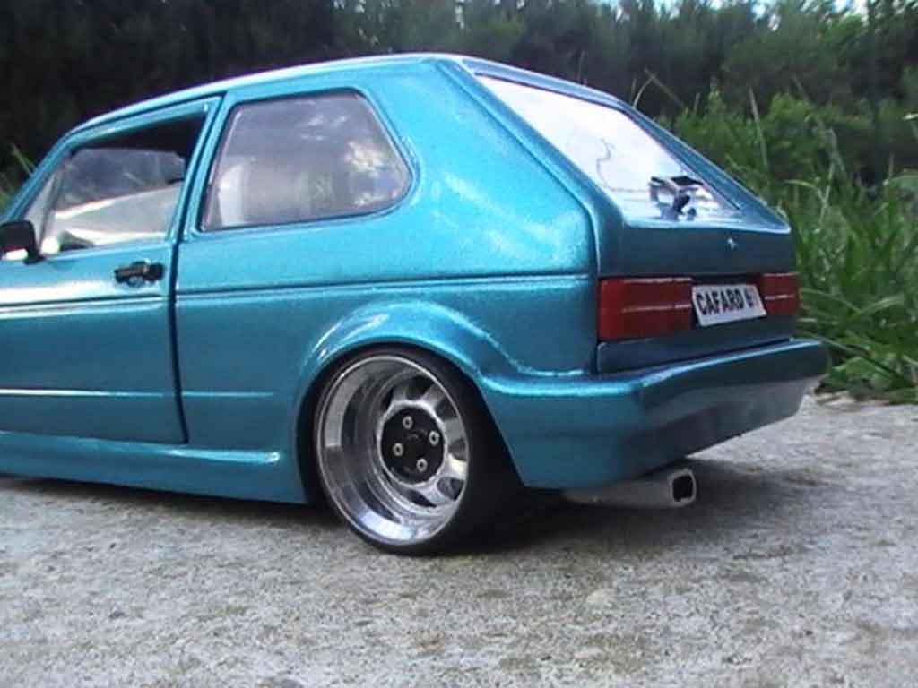 Volkswagen Golf GTI swap 16s de 1982 1/18 Solido