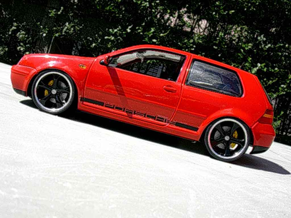 Volkswagen Golf 4 GTI 1/18 Revell 4 GTI turbo swap moteur audi tt modelauto