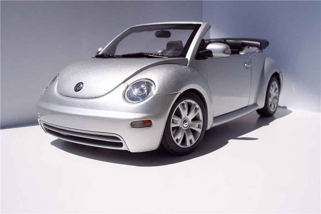 Volkswagen New Beetle cabriolet 1/18 Burago cabriolet grijs metallic modelauto