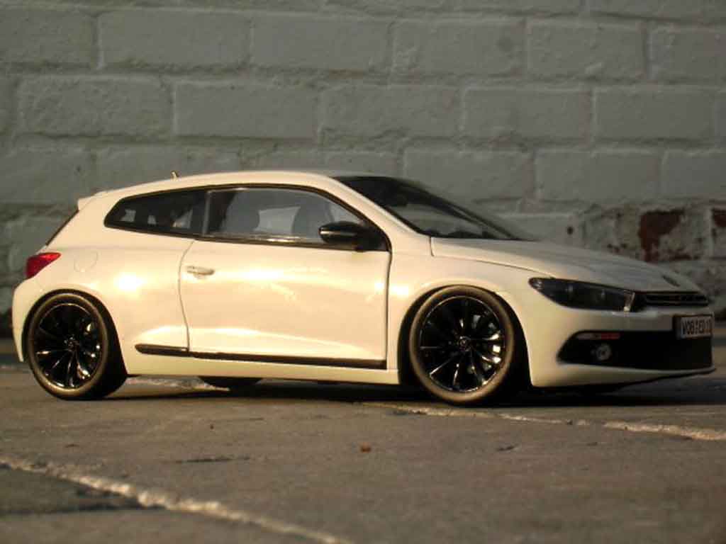 Volkswagen Scirocco Base 3 2.0 tsi wit 1/18 Norev