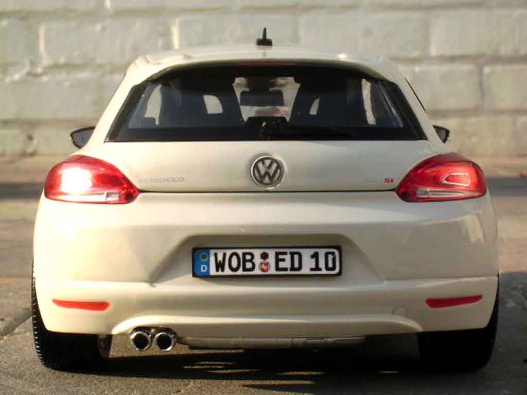 Volkswagen Scirocco Base 3 2.0 tsi wit 1/18 Norev