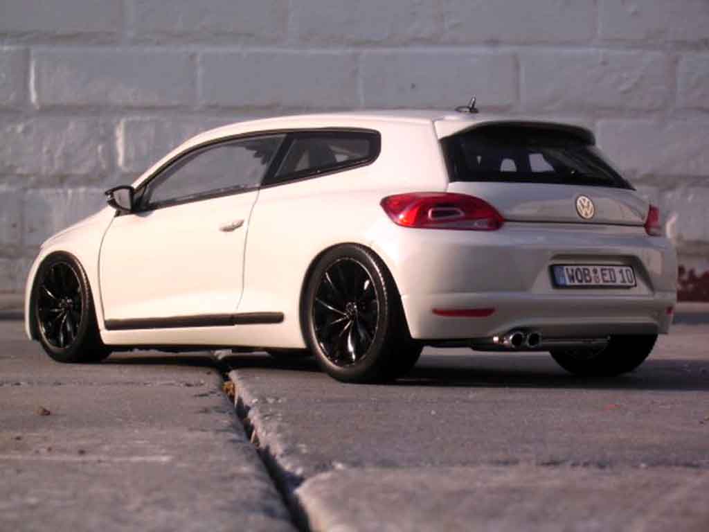 Volkswagen Scirocco Base 3 2.0 tsi wit 1/18 Norev