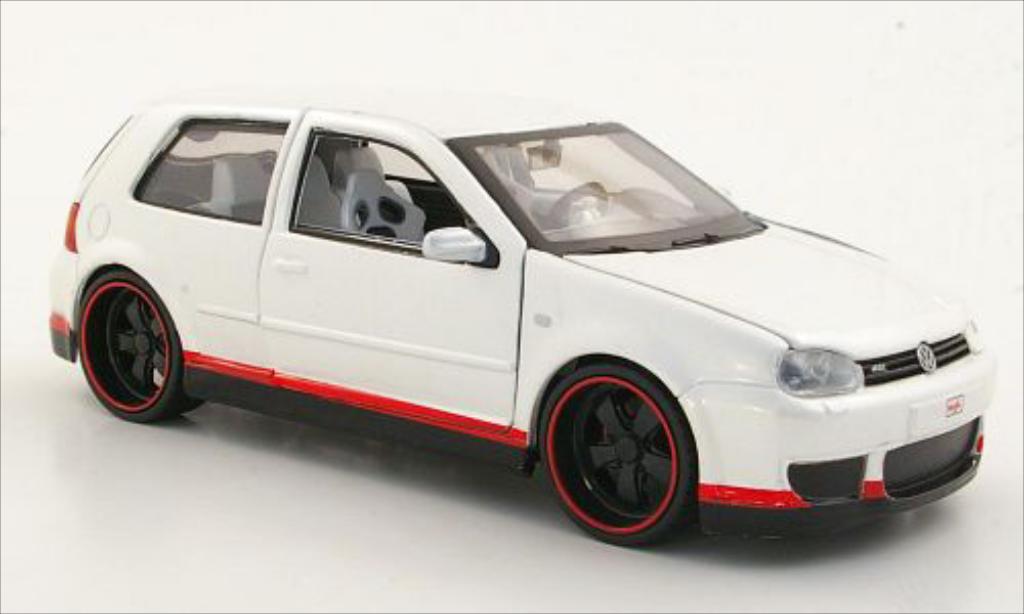 Volkswagen Golf IV 1/24 Maisto IV R32 Tuningversion metallic wit 2003 modelauto