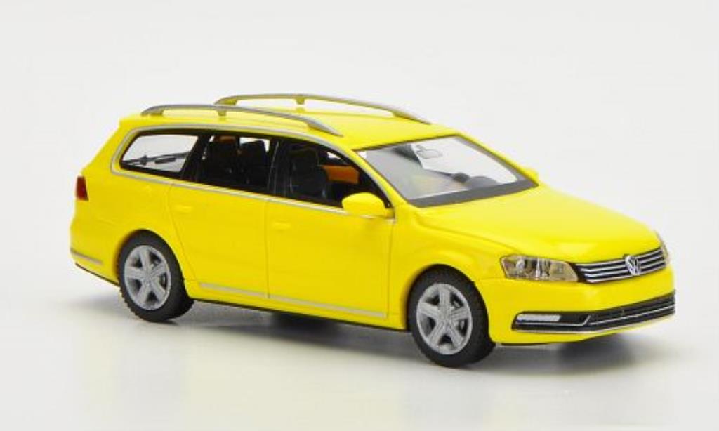 Volkswagen Passat 1/87 Wiking Variant (B7) geel modelauto