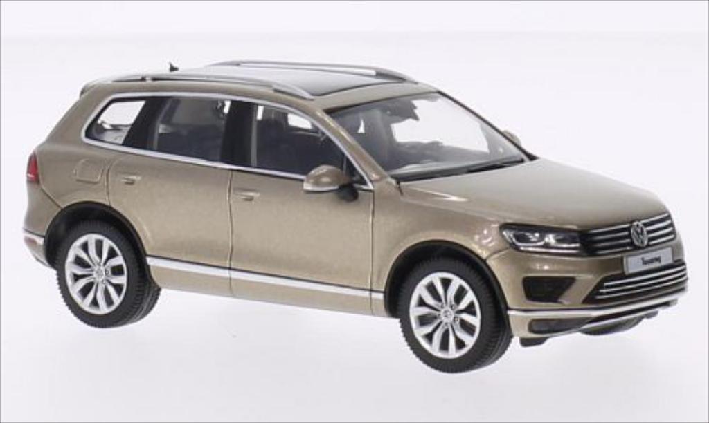 Volkswagen Touareg 1/43 Herpa II metallic beige 2014 modelauto