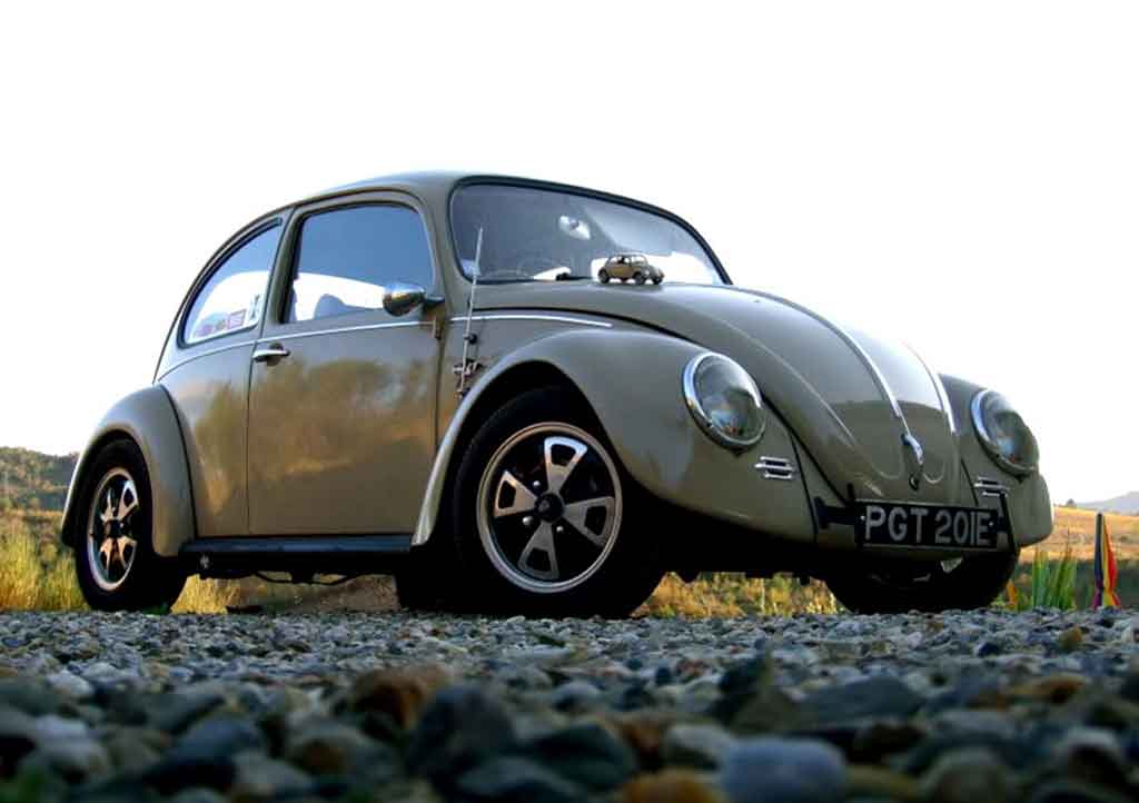 Volkswagen Kafer Base cox 1967 replica 1/18 Yat Ming