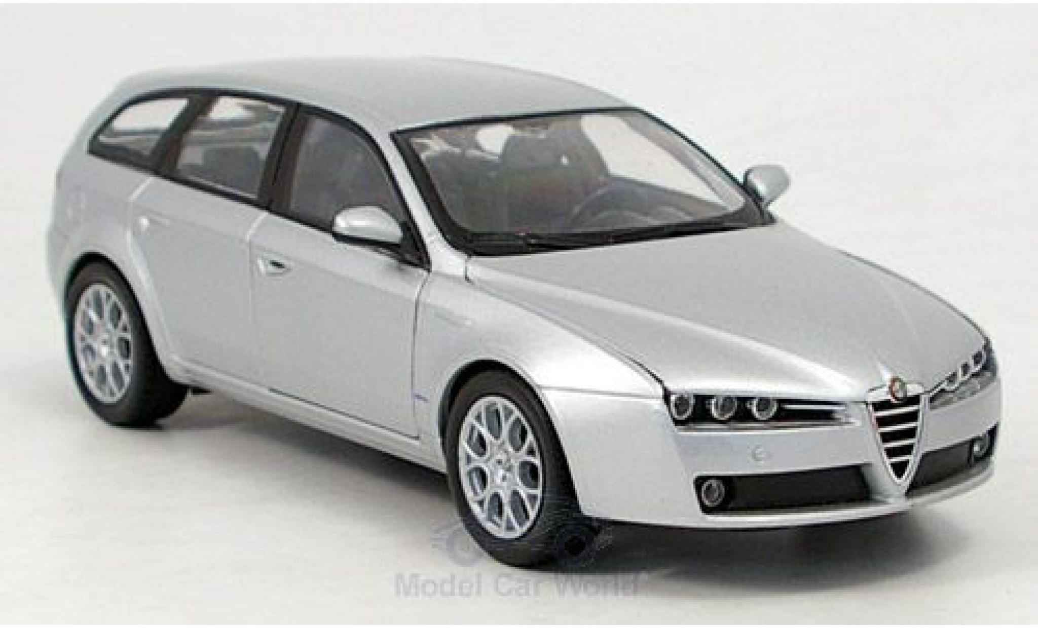 Alfa Romeo 159 1/24 Welly Sportwagon grijs modelauto