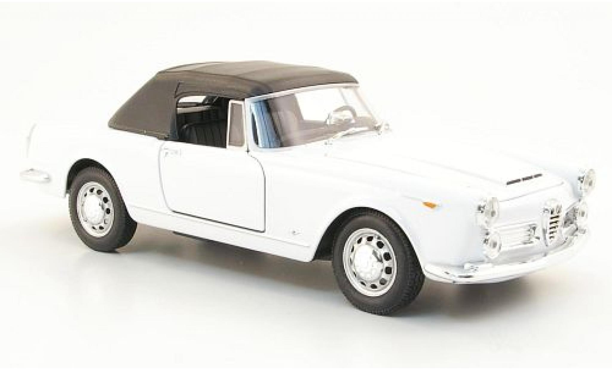 Alfa Romeo Spider 1/24 Welly 2600 wit 1960 1:24 modelauto