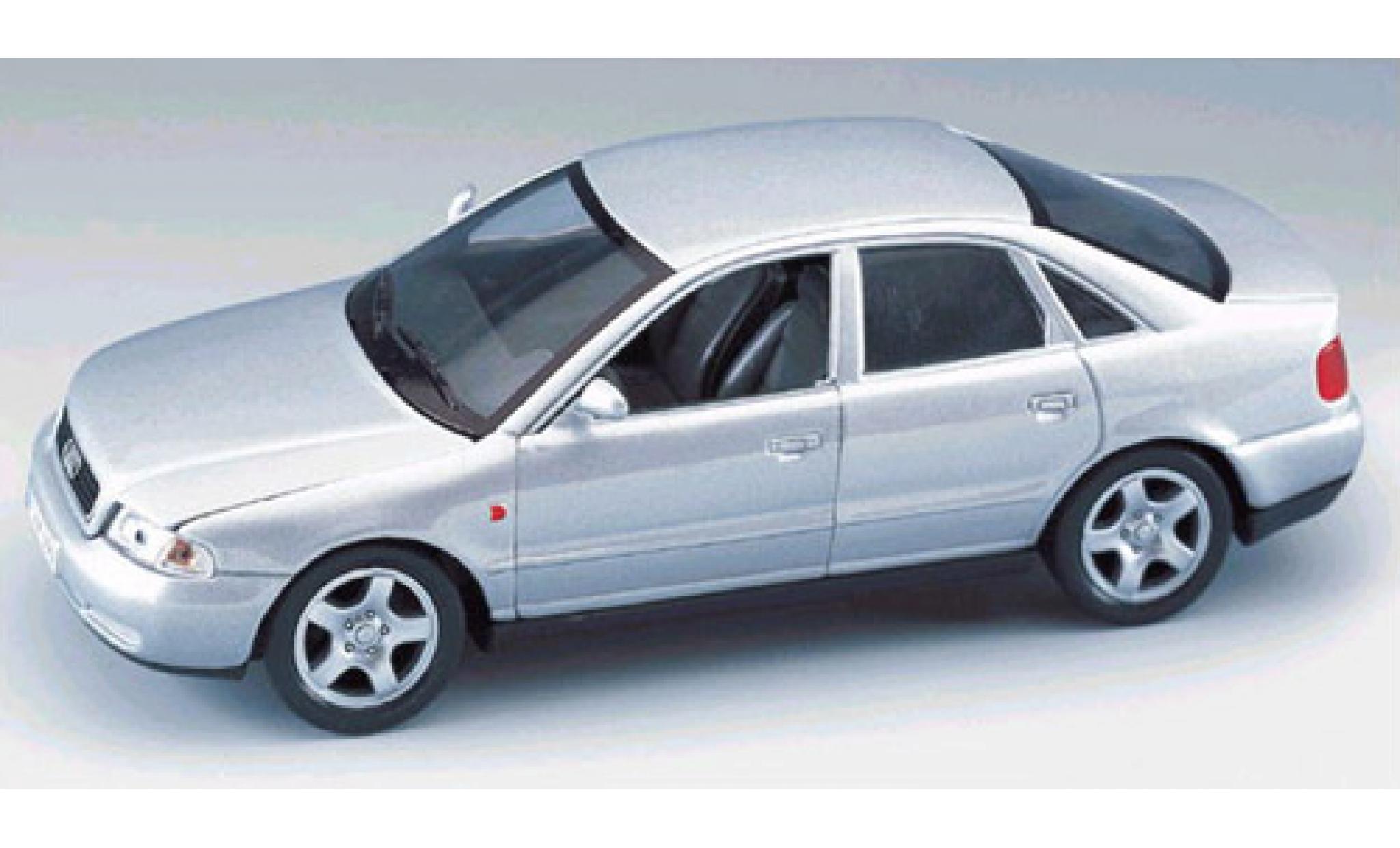 Audi A4 1/24 Welly grijs 1:24 modelauto