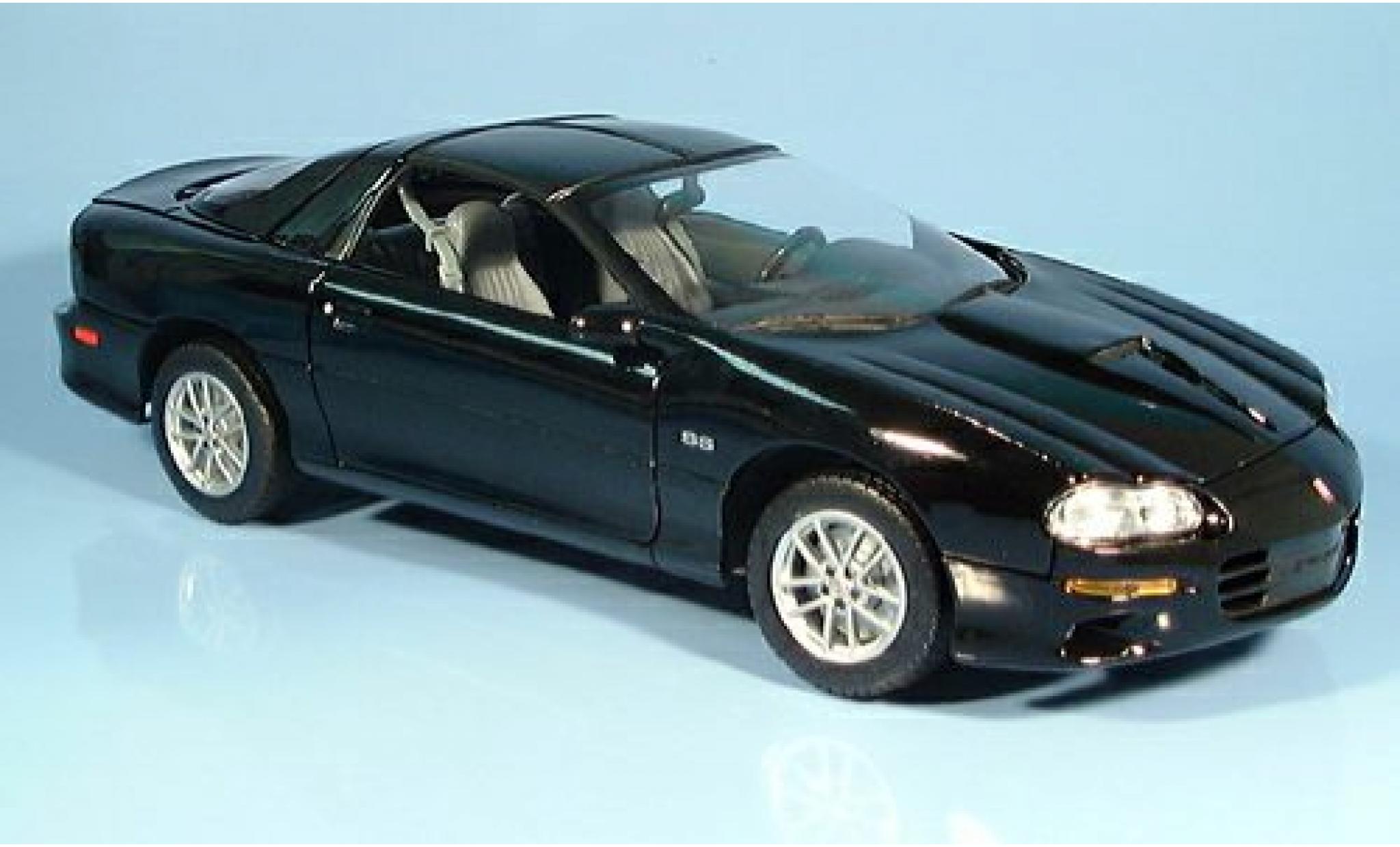 Chevrolet Camaro 1/18 Welly SS zwart 2002 1:18 modelauto