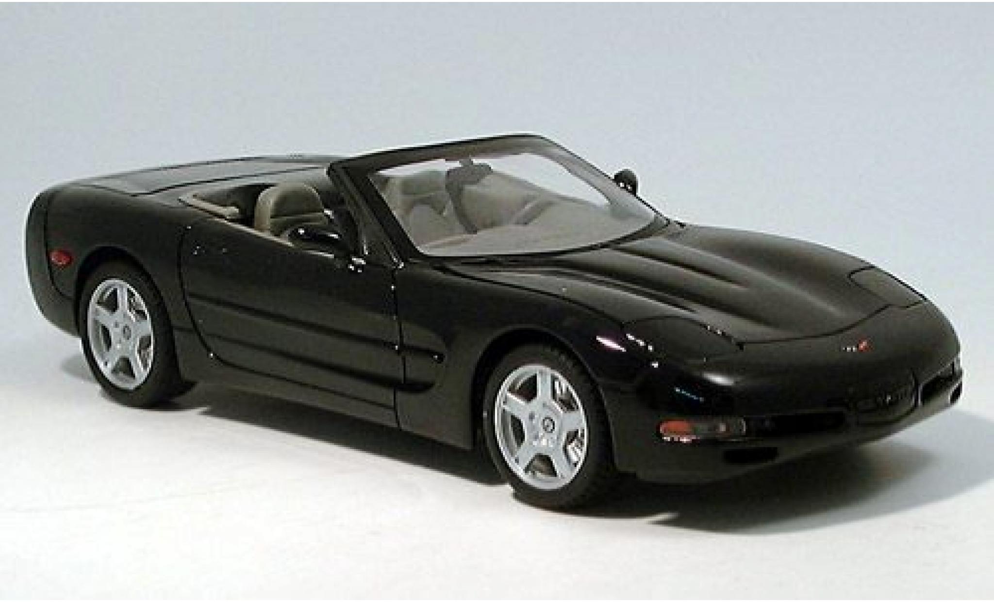 Chevrolet Corvette 1/18 Welly Cabriolet zwart 1999 1:18 modelauto