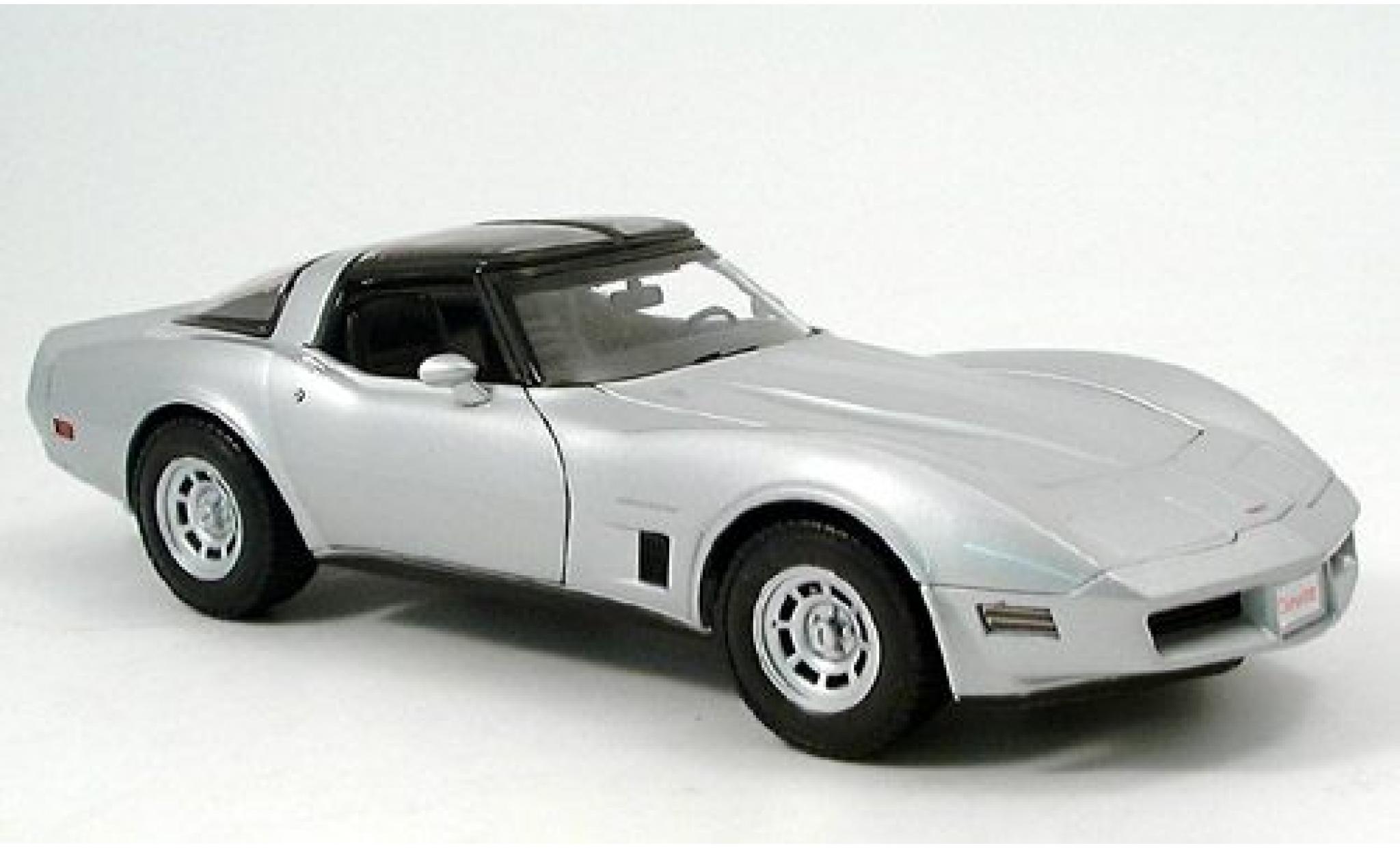 Chevrolet Corvette 1/18 Welly grijs 1982 1:18 modelauto