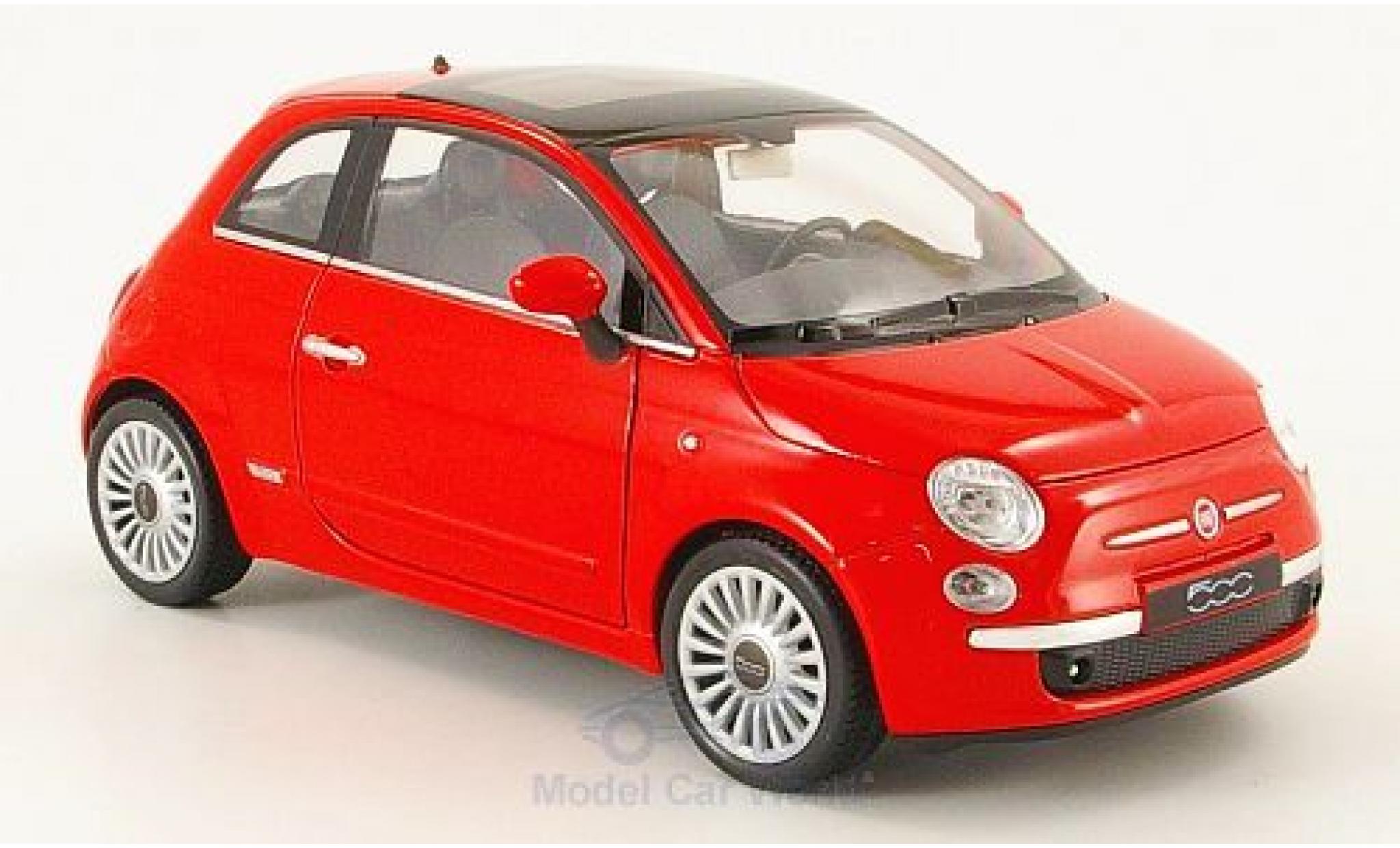 Fiat 500 1/24 Welly rood 2007 ohne Vitrine modelauto