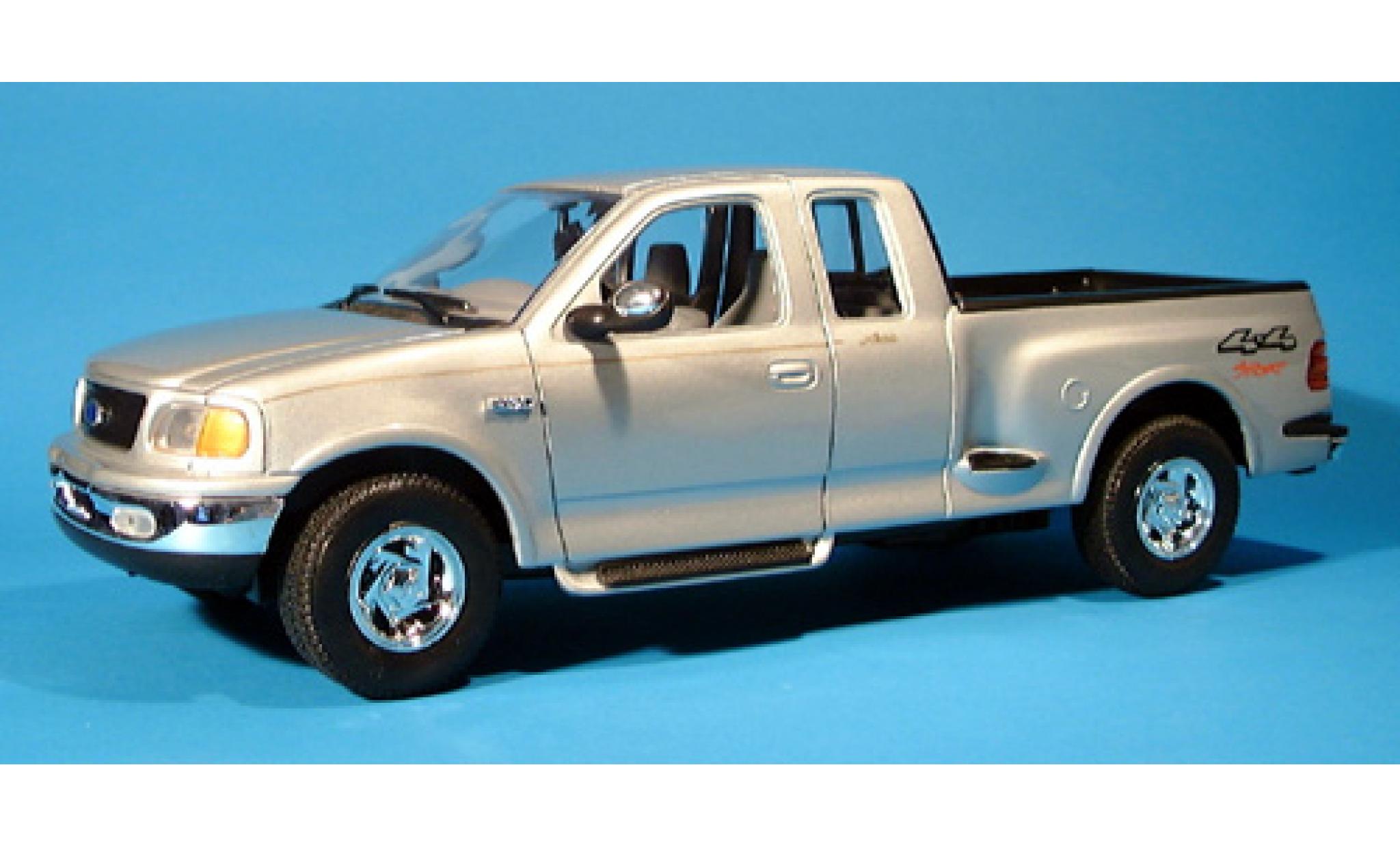 Ford F-1 1/18 Welly 50 Flareside Supercab Pick Up grijs 1999 1:18 modelauto