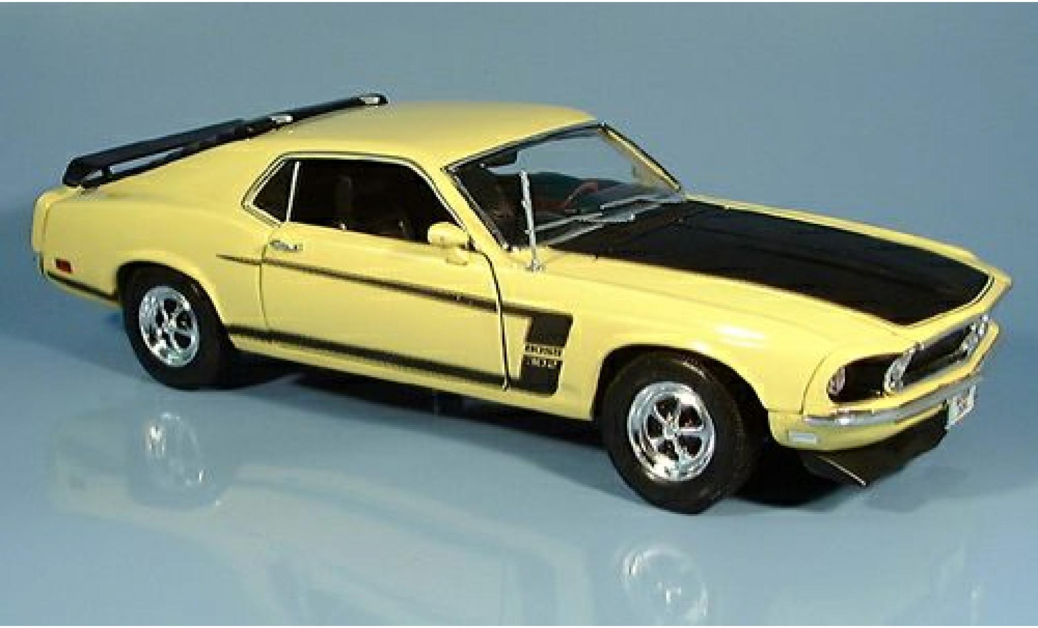 Ford Mustang 1/18 Welly geel 1969 1:18 modelauto