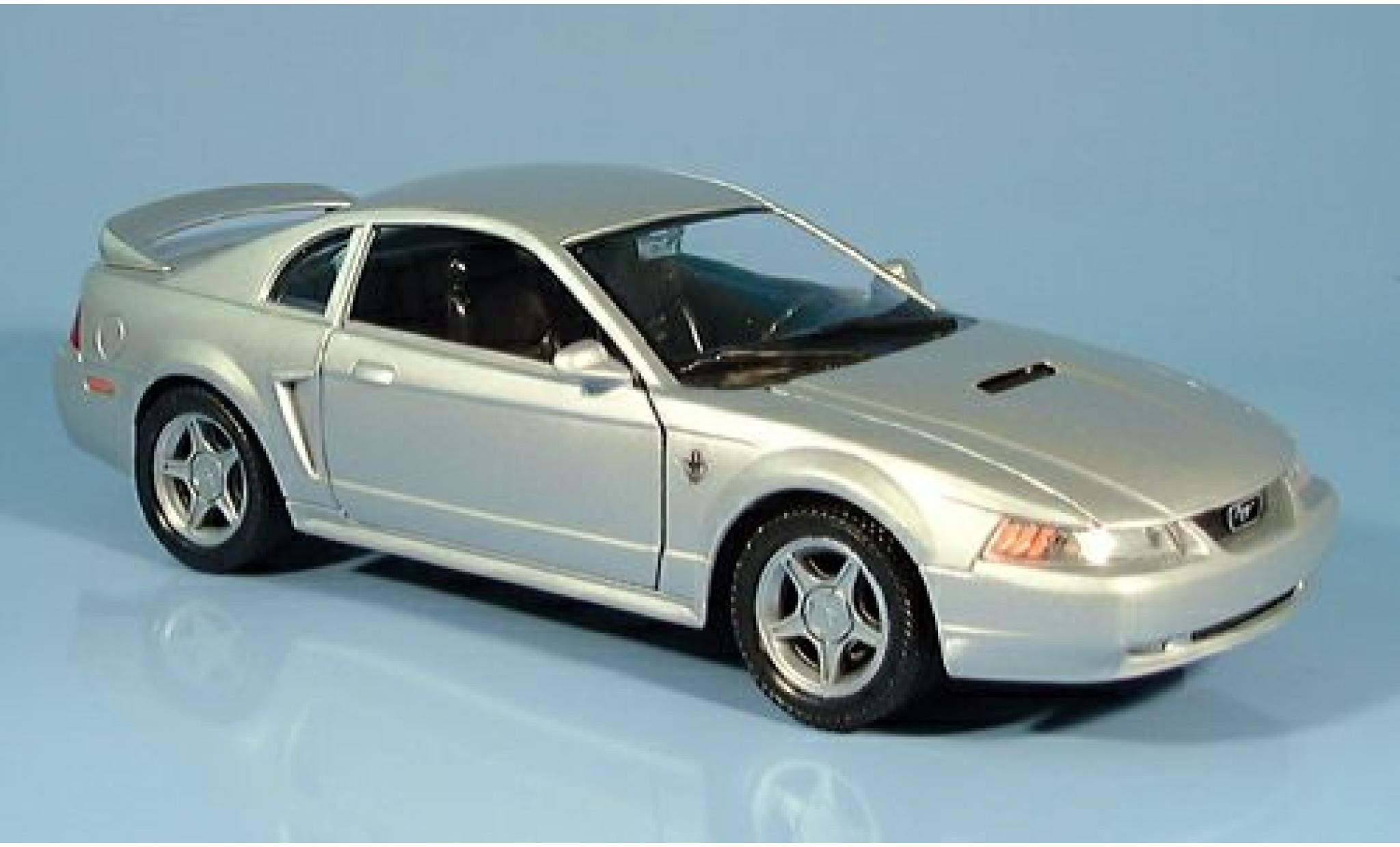 Ford Mustang 1/24 Welly GT grijs 1999 1:24 modelauto