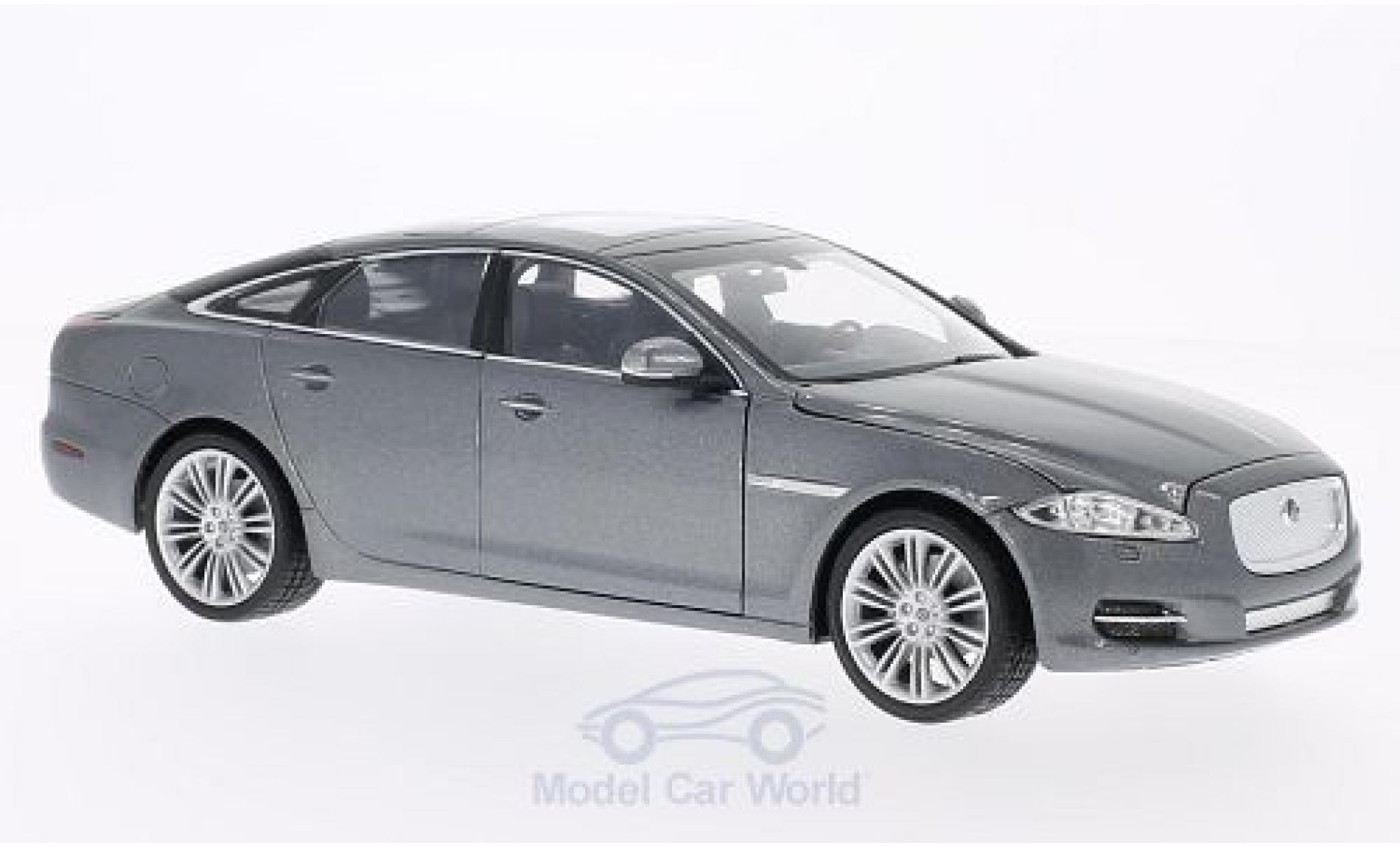 Jaguar XJ 1/24 Welly metallic grijs 2010 modelauto