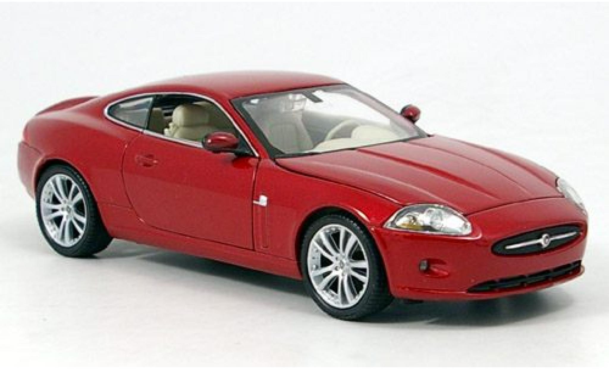 Jaguar XK 1/24 Welly 150 Coupe rood 1:24 modelauto