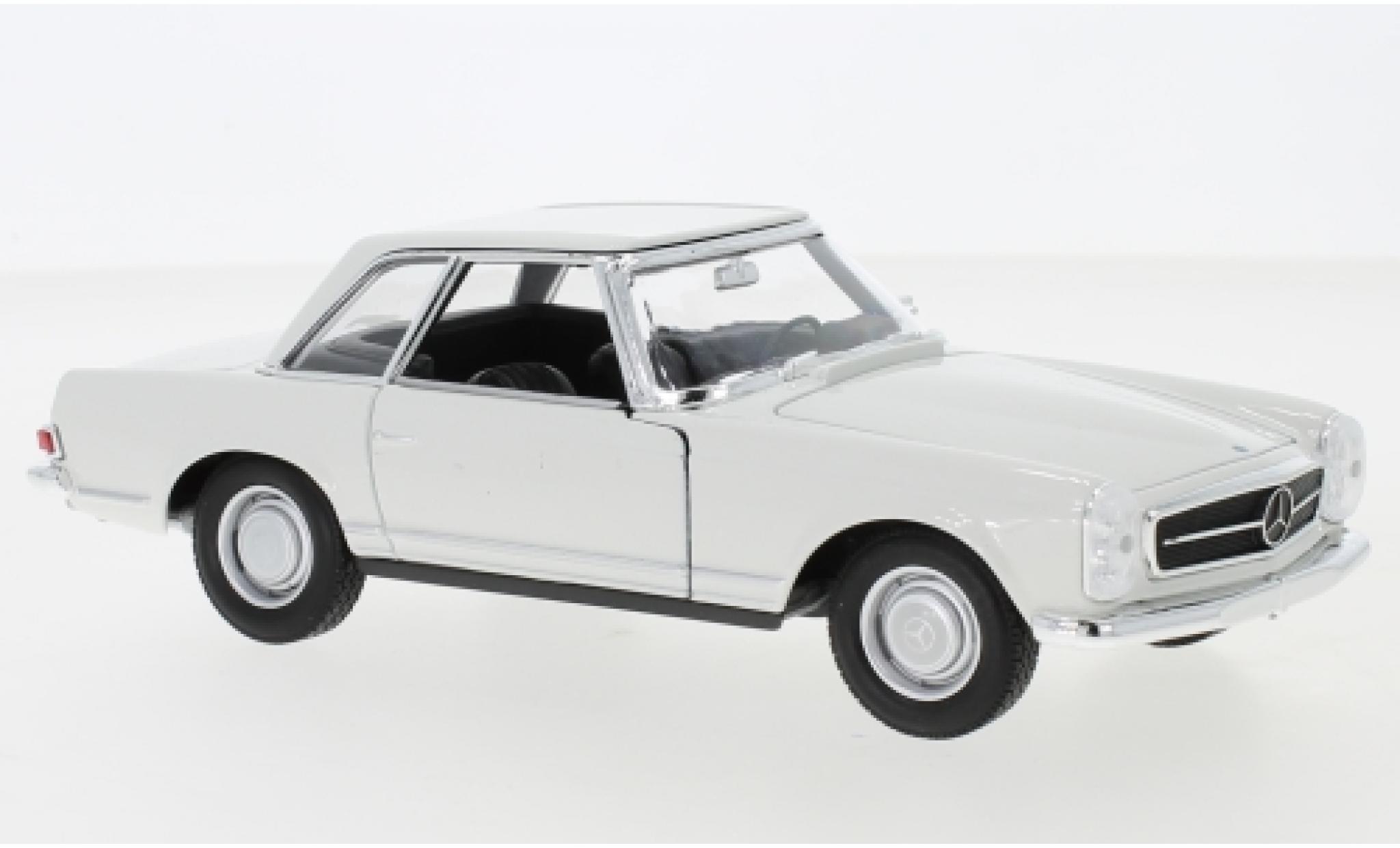 Mercedes 230 1/24 Welly SL (W113) wit 1963 modelauto