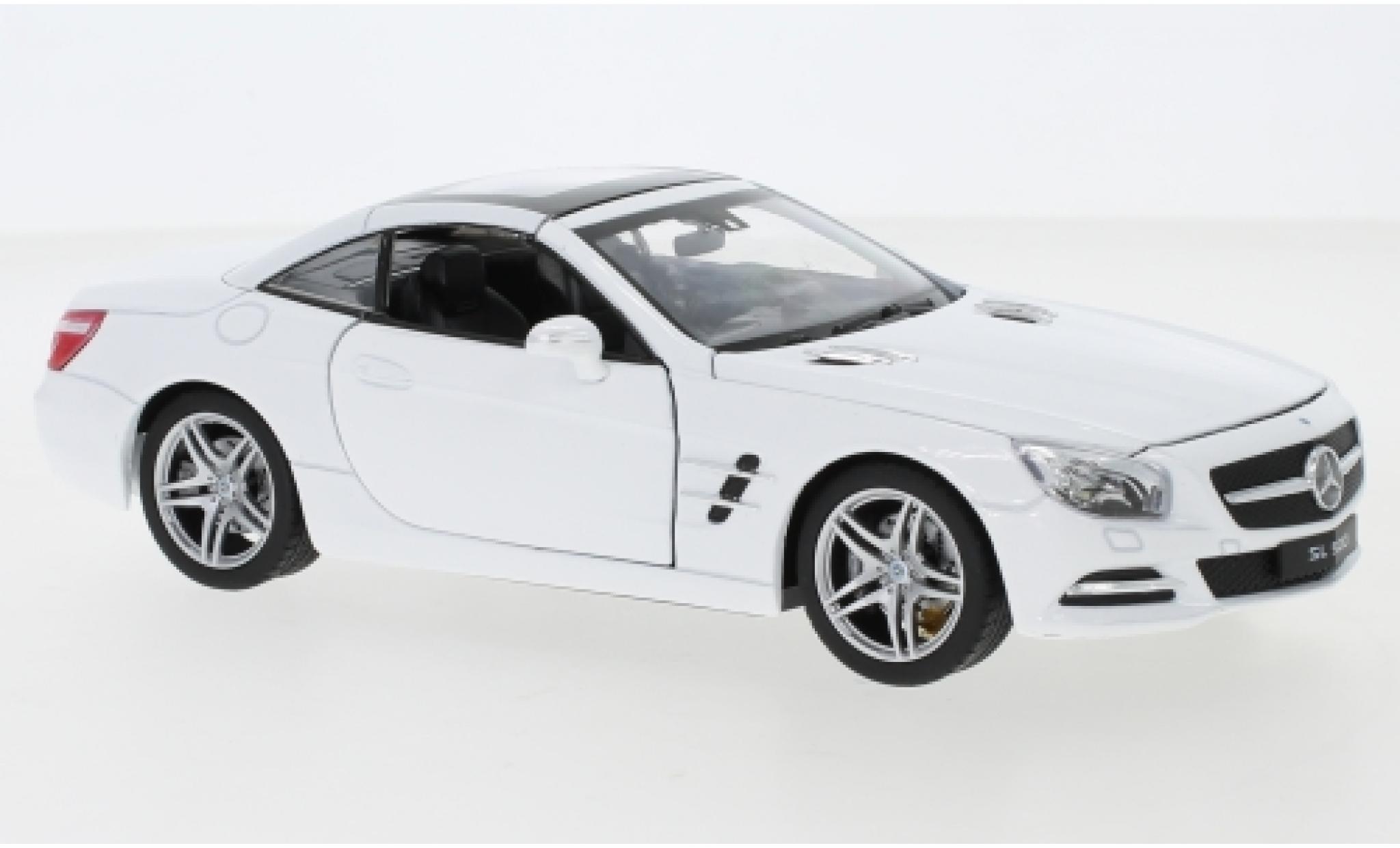 Mercedes Classe SL 1/24 Welly SL 500 (R231) wit 2012 toit ferm&eacute; modelauto