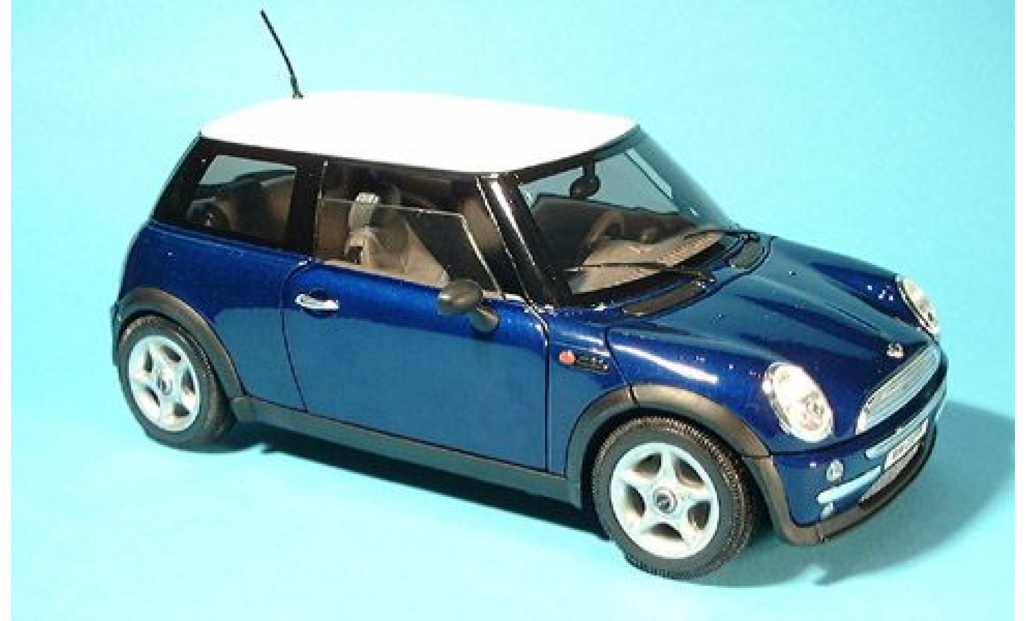 Mini Cooper 1/18 Welly New blauw 1:18 modelauto