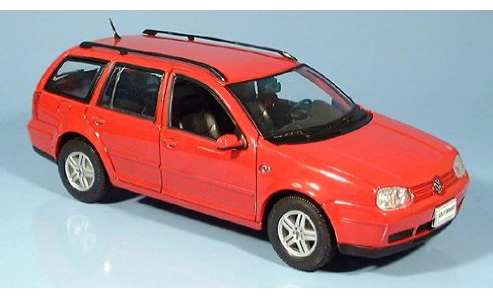 Volkswagen Golf 1/24 Welly Variant rood 2001 1:24 modelauto