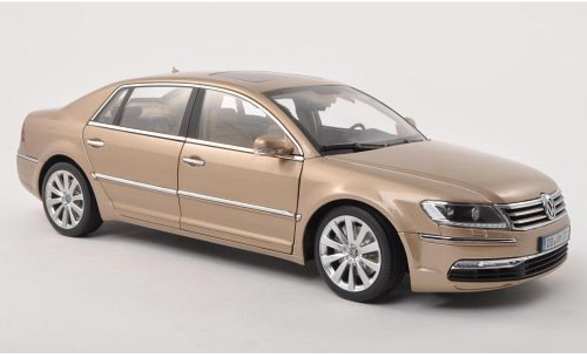 Volkswagen Phaeton 1/18 Welly met.-dkl.-beige (GTA Edition) 1:18 modelauto