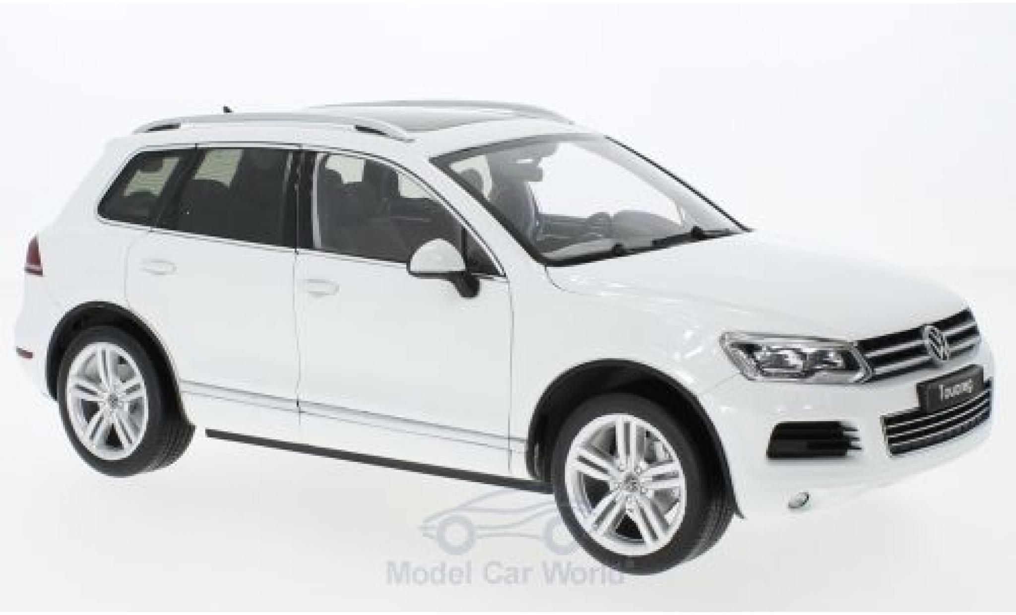 Volkswagen Touareg 1/18 Welly II wit GTA Edition modelauto