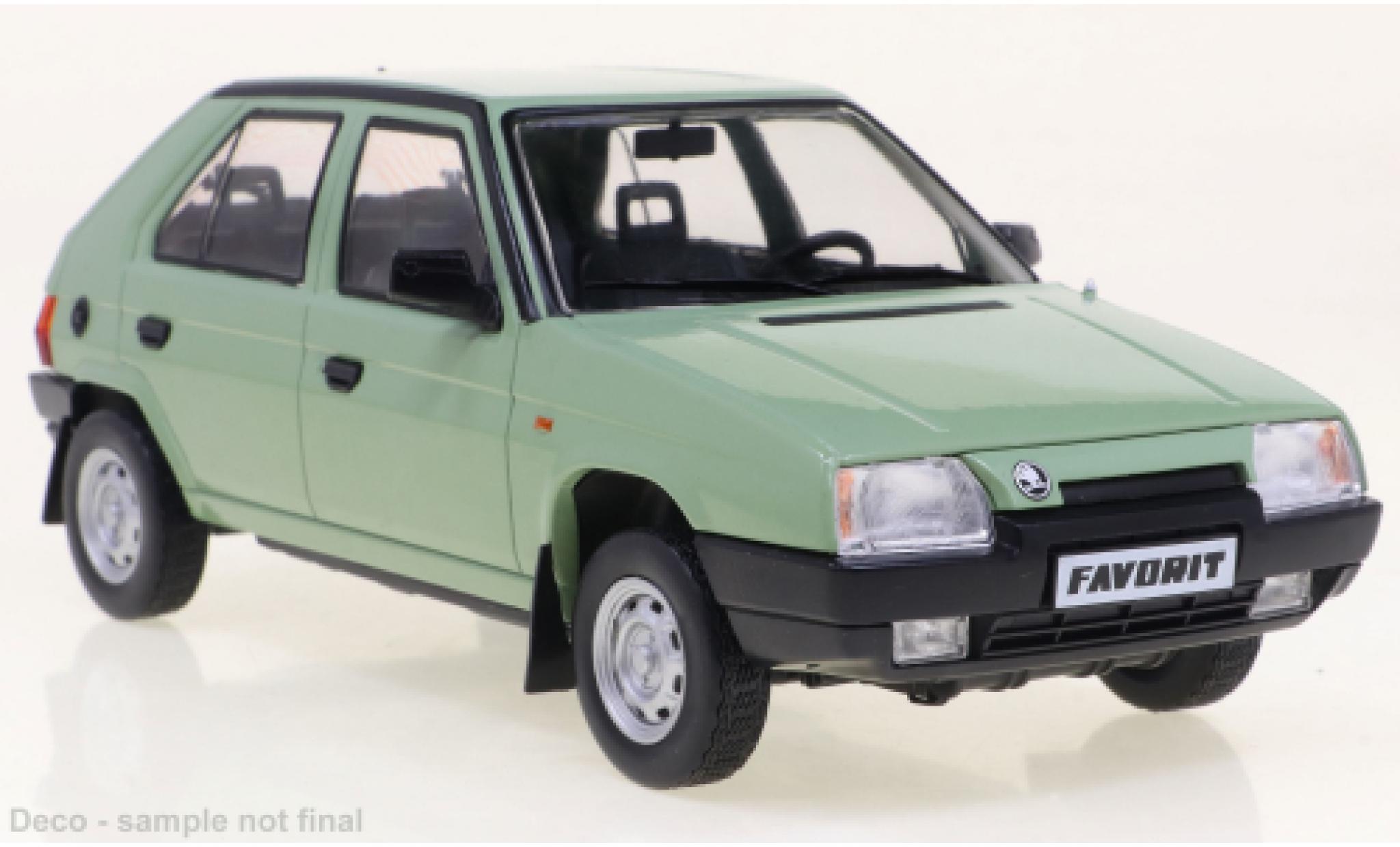 Skoda Favorit 1/24 WhiteBox la chaux 1987 modelauto
