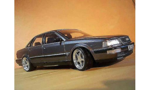 Audi V8 berline 1/18 Minichamps Quattro street version modelauto