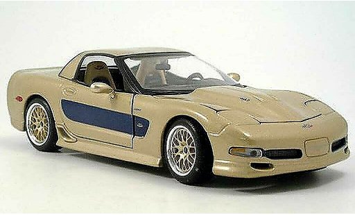 Chevrolet Corvette tuning 1/18 Maisto guldstrand gold modelauto