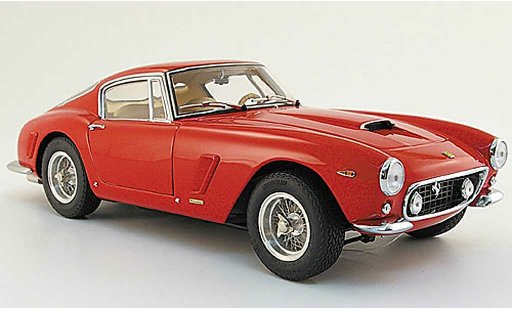 Ferrari 250 GT 1961 1/18 CMC berlina swb rood modelauto