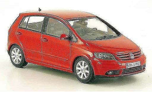 Volkswagen Golf Base 1/43 Minichamps plus rood 2005 modelauto