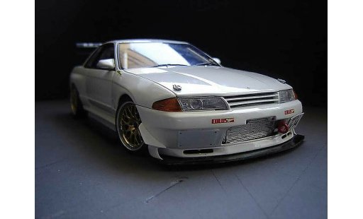 Nissan Skyline R32 1/18 Kyosho Time attack wit modelauto