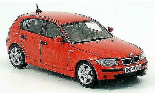 Bmw 114 E87 1/43 Autoart i rood 2005 modelauto