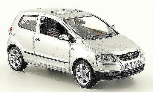 Volkswagen Fox Base 1/43 Schuco grijs metallic avec lenkung 2005 modelauto