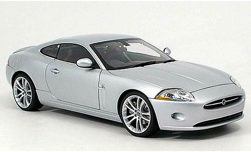 Jaguar XK coupe 1/18 Autoart grijs 2005 modelauto