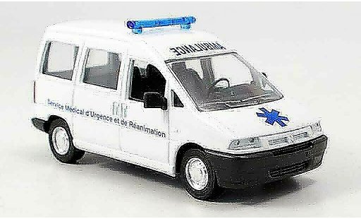 Citroen Jumpy ambulance 1/43 Verem ambulanz modelauto