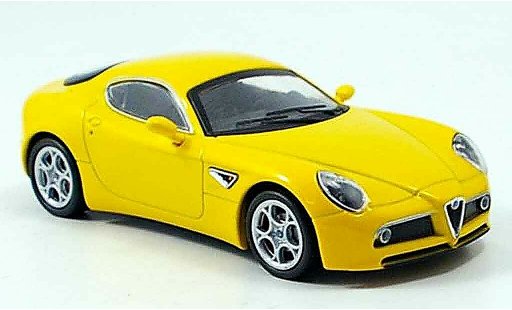 Alfa Romeo 8C competizione 1/43 M4 geel 2007 modelauto