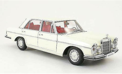 Mercedes 300 6.3 1/18 Autoart wit 1970 modelauto