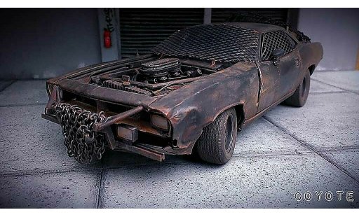 Plymouth Cuda Zombie Crusher 1/18 Highway 61 madmax modelauto