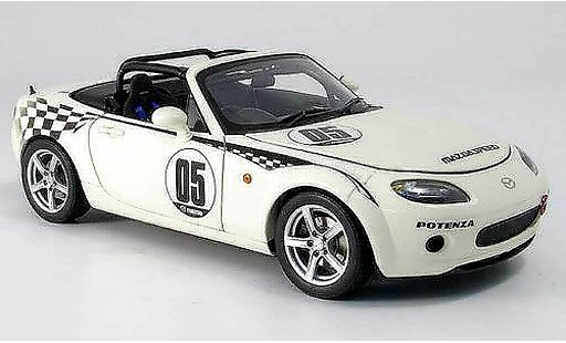 Mazda MX5 2006 1/18 Autoart roadster nr-a no.5 wit modelauto