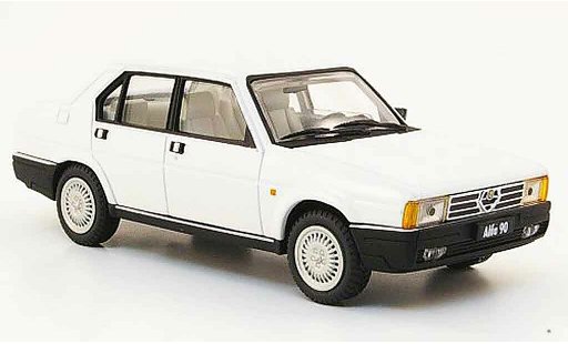 Alfa Romeo 90 berlina 1/43 Pego sedan wit 1984 modelauto