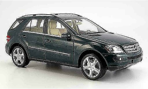 Mercedes Classe M Base 1/18 Minichamps groen 2005 modelauto