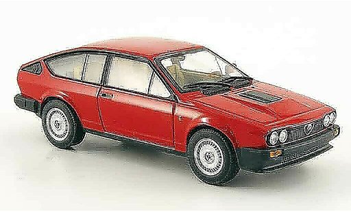 Alfa Romeo Alfetta gtv 1/43 Minichamps V 2.5 v6 rood 1983 modelauto
