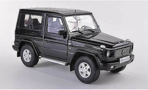 Mercedes Classe G SWB 1/18 Autoart zwart 90er-Baureihe modelauto